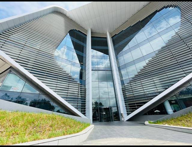 432.80M² OFFICE TO LET IN WATERFALL